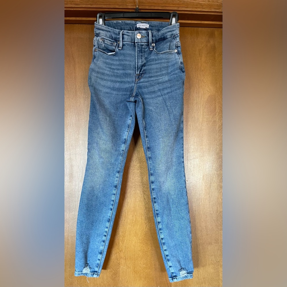 Good American Women's Skinny Jeans in Medium Blue Wash